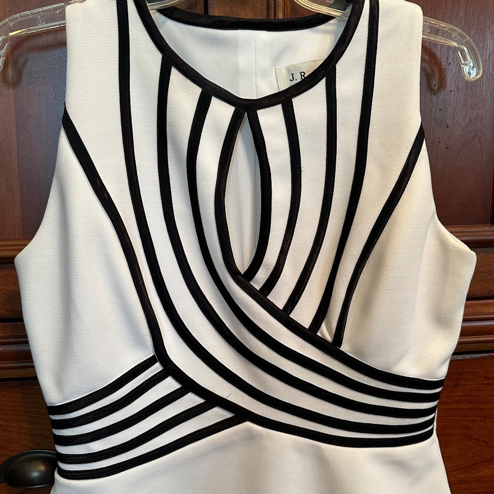 JR NITES by Caliendo Women's Lined Sleeveless Top Size 8 NWOT